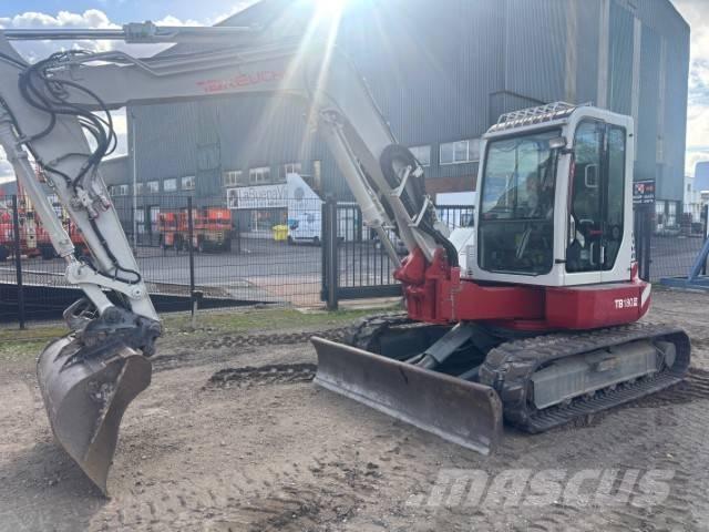 Takeuchi TB 180 FR Midigraafmachines 7t - 12t
