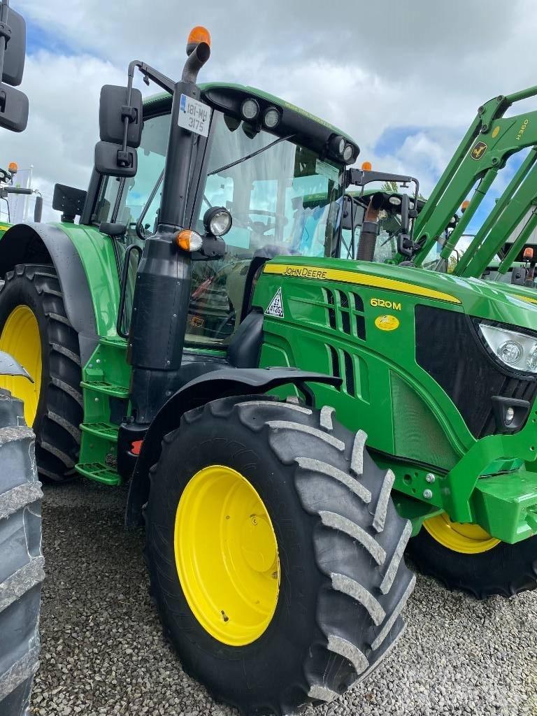 John Deere 6120 M Tractoren