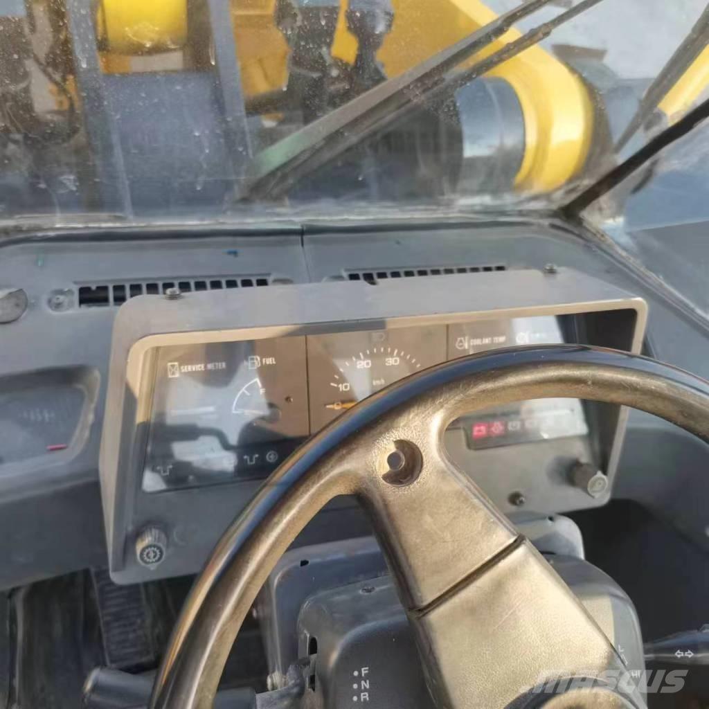 Komatsu WA 320-5 Wielladers