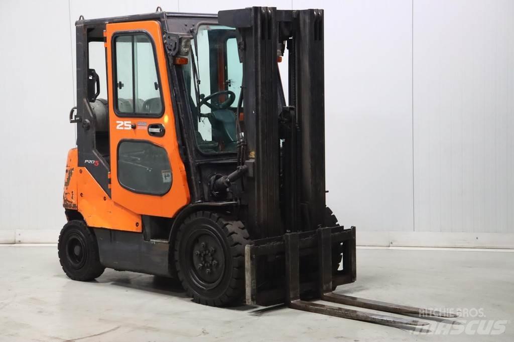 Doosan G25E-5 LPG heftrucks