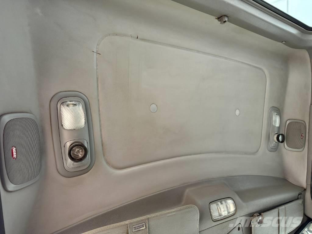 Peterbilt 388 Trekkers