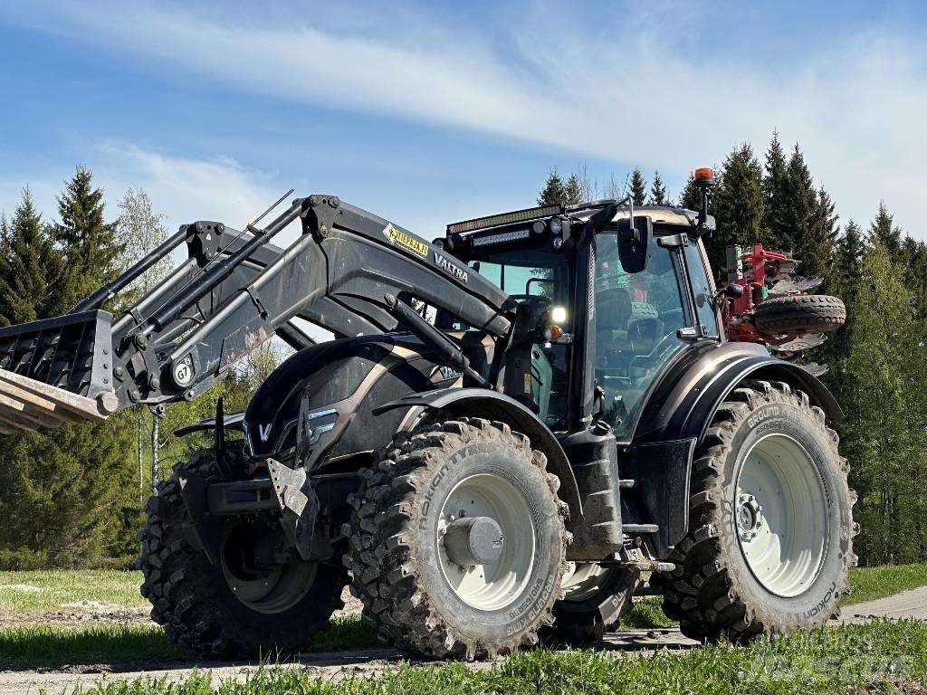 Valtra T 255 Versu Tractoren