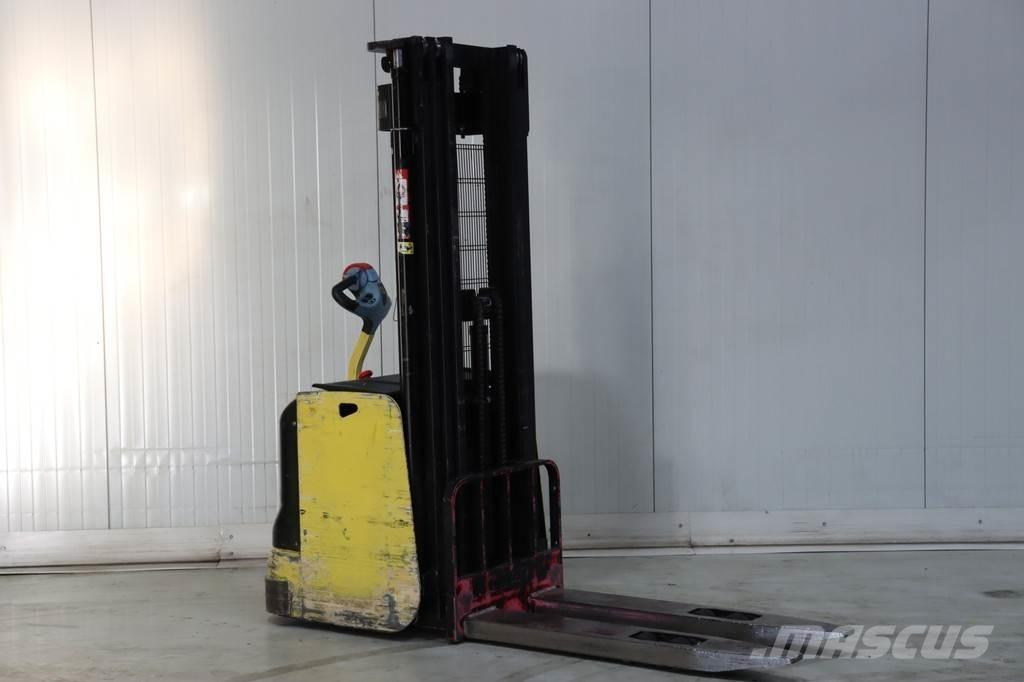 Hyster S1.4-46 Meeloop stapelaar