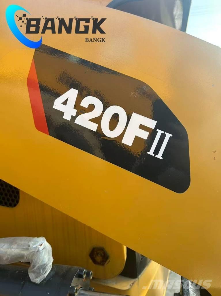 Catvik ERILLAR-420II Wielgraafmachines