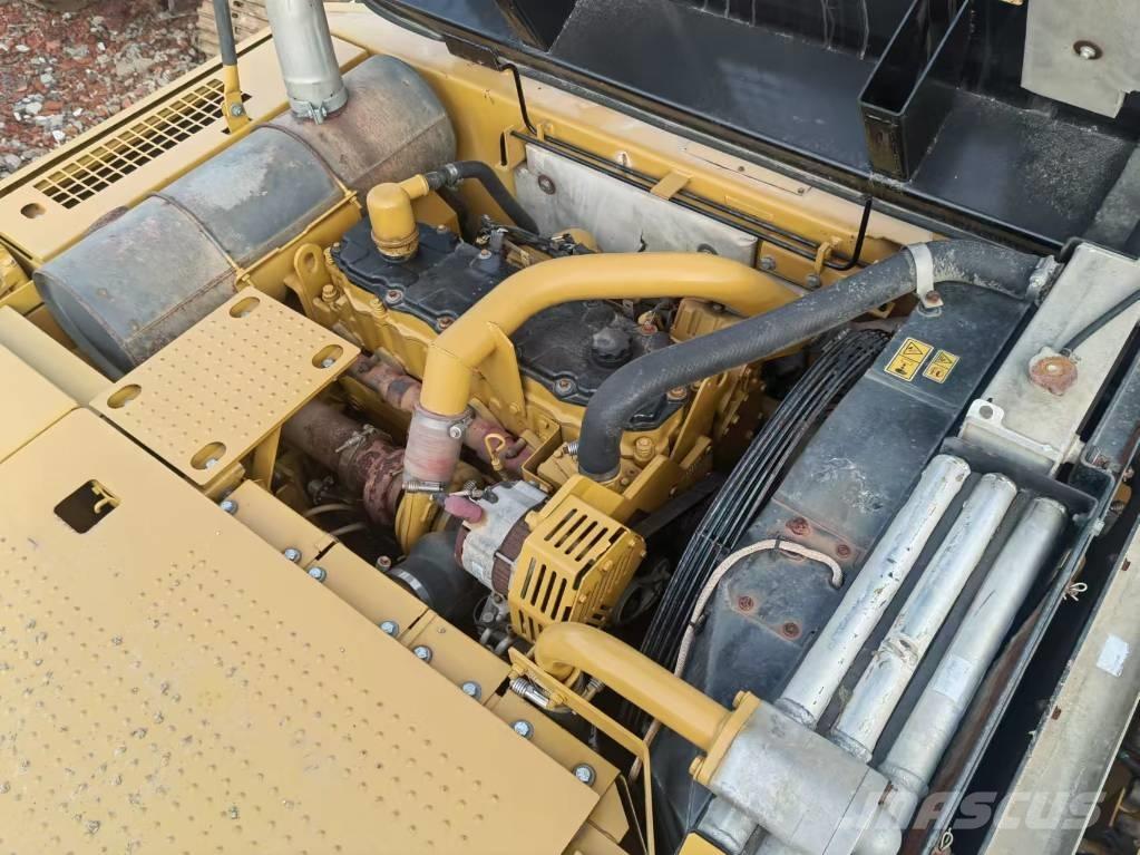 CAT 325 D2 Rupsgraafmachines