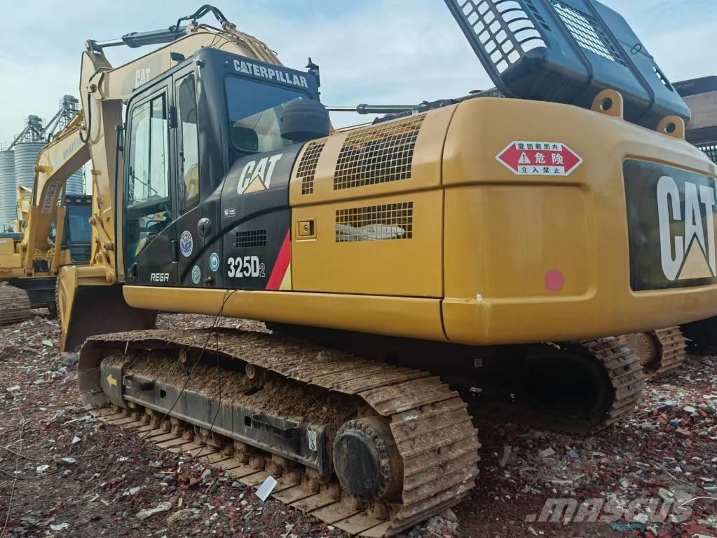CAT 325 D2 Rupsgraafmachines