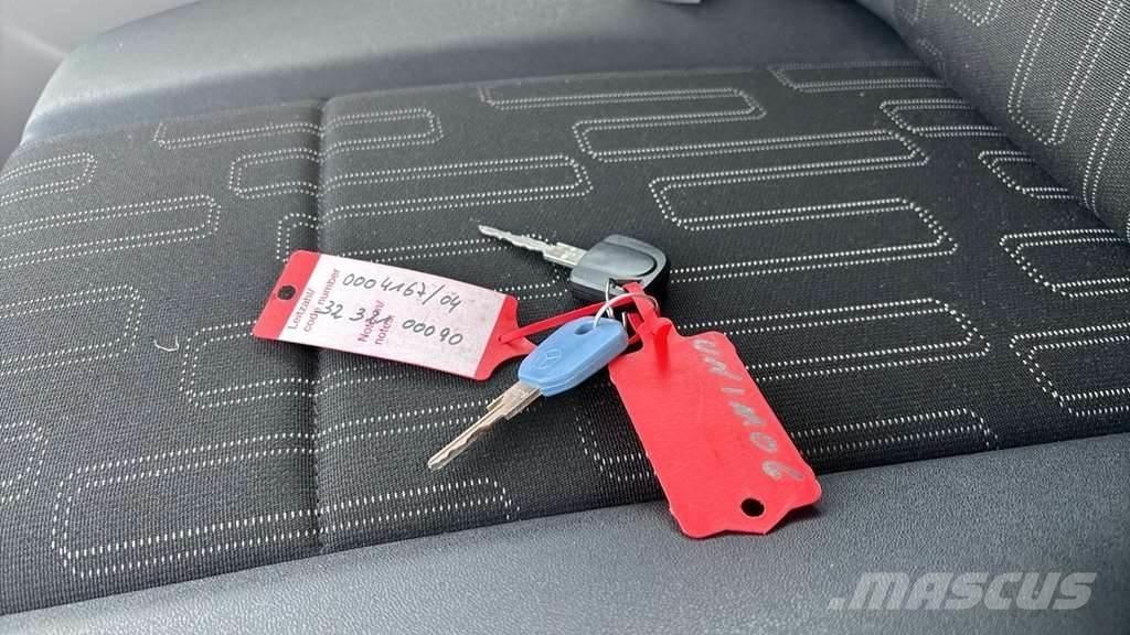 Unimog U423 Chassis met cabine