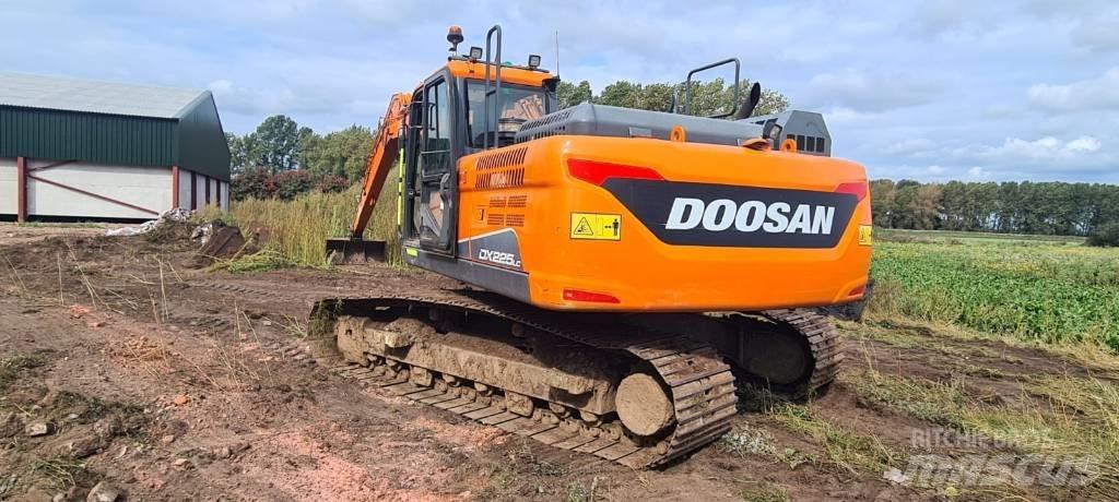 Doosan DX 225 LC-5 Rupsgraafmachines