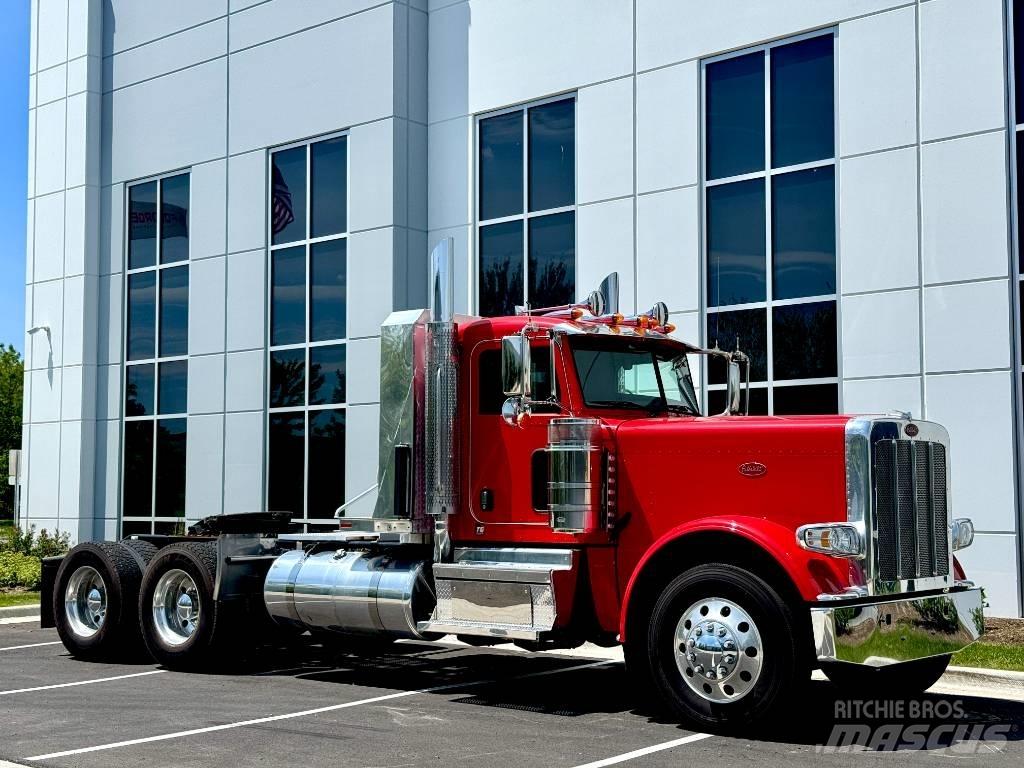 Peterbilt 389 Trekkers