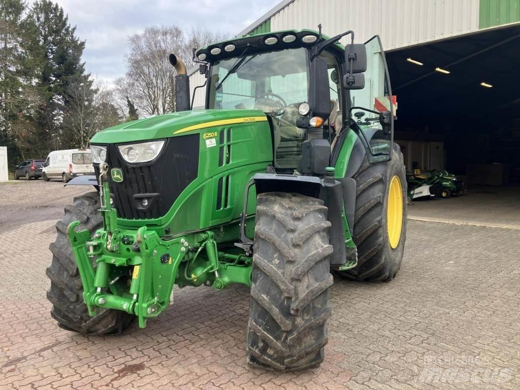 John Deere 6250R Tractoren