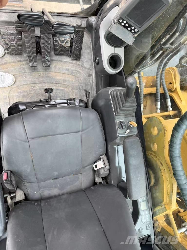 CAT 330 D L Rupsgraafmachines