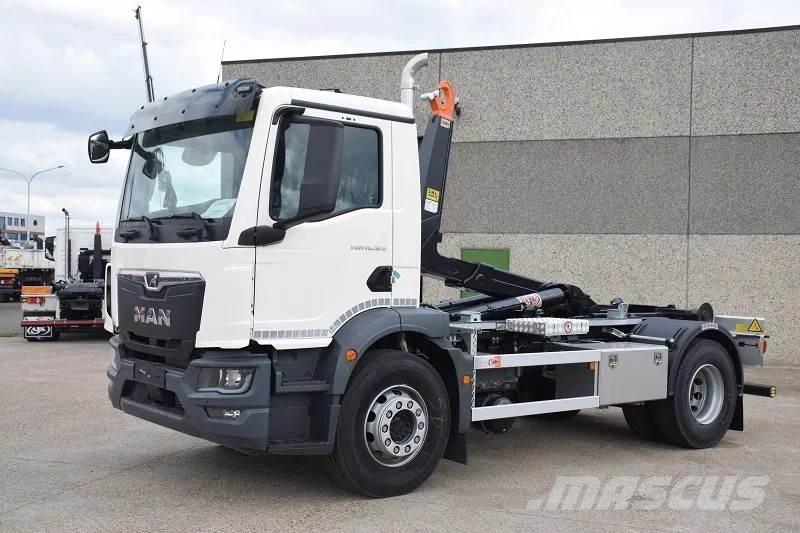 MAN TGM 18.320 Vrachtwagen met containersysteem