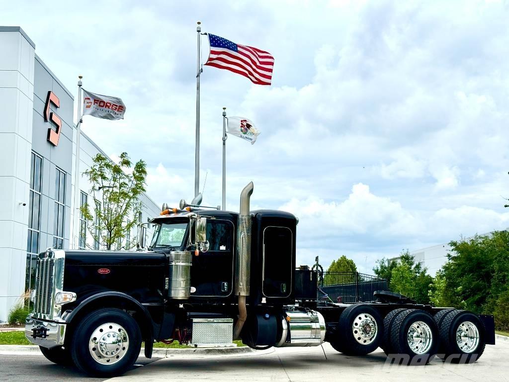Peterbilt 389 Trekkers