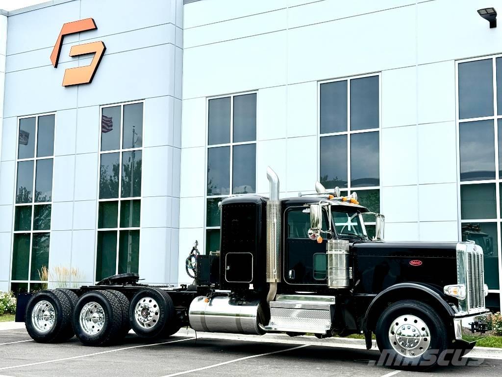 Peterbilt 389 Trekkers