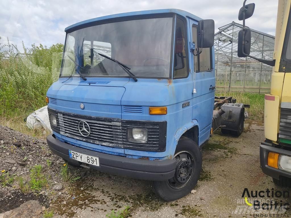 Mercedes-Benz 608 Chassis met cabine
