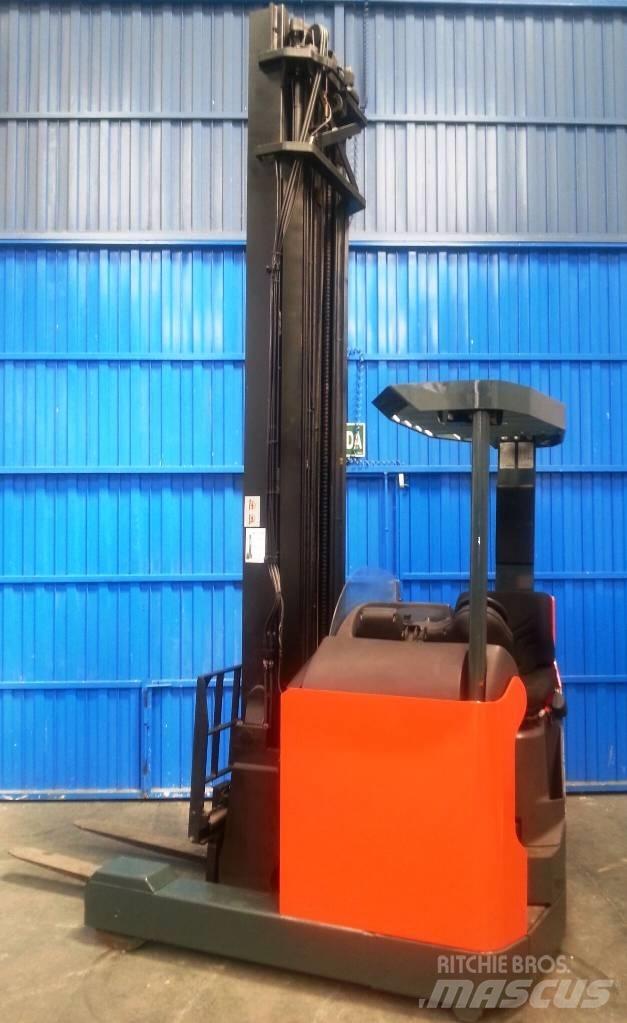 Toyota 7 FBRE 16 Reachtruck voor hoog niveau