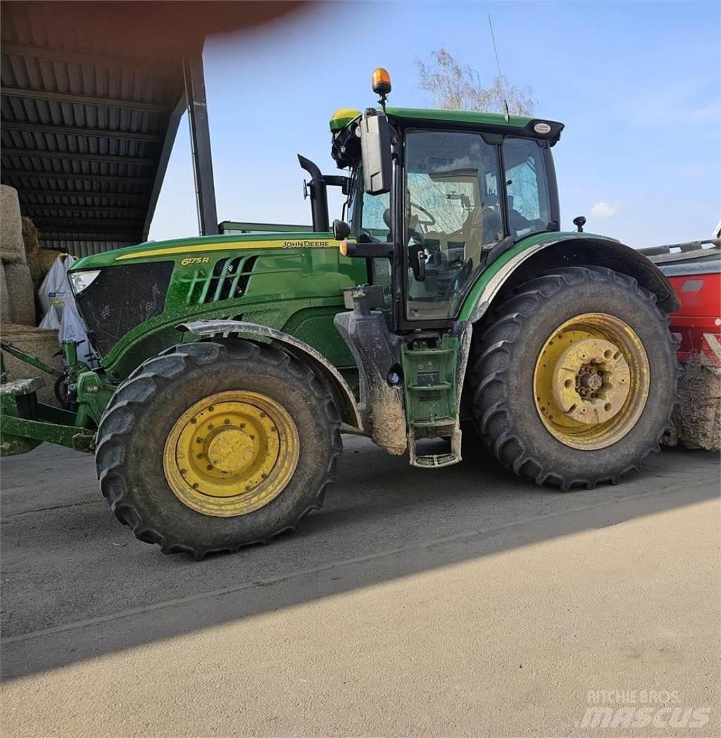 John Deere 6175 R Tractoren
