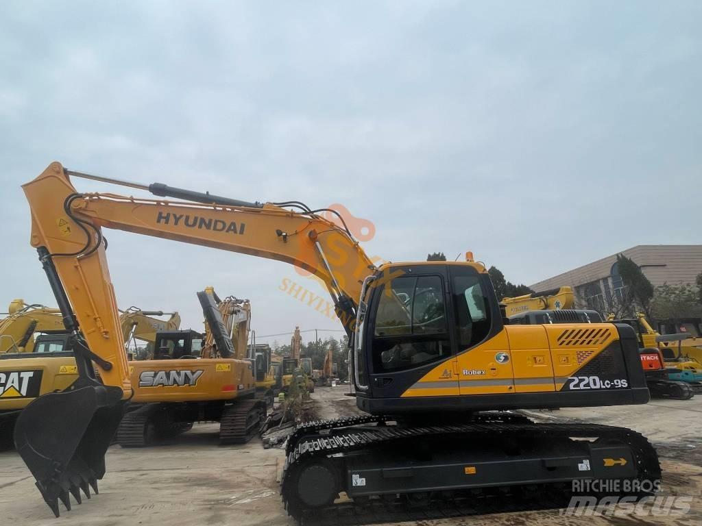 Hyundai Robex 220 Rupsgraafmachines
