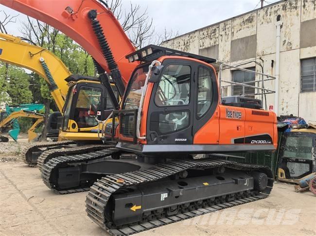 Doosan DX 300 LC Rupsgraafmachines