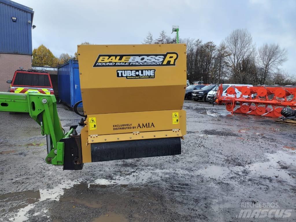  Bale Boss R 4500 Balenhakselaars, -snijders en -afwikkelaars