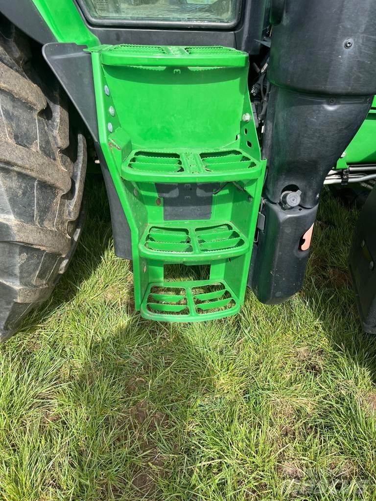 John Deere 6130 R Tractoren