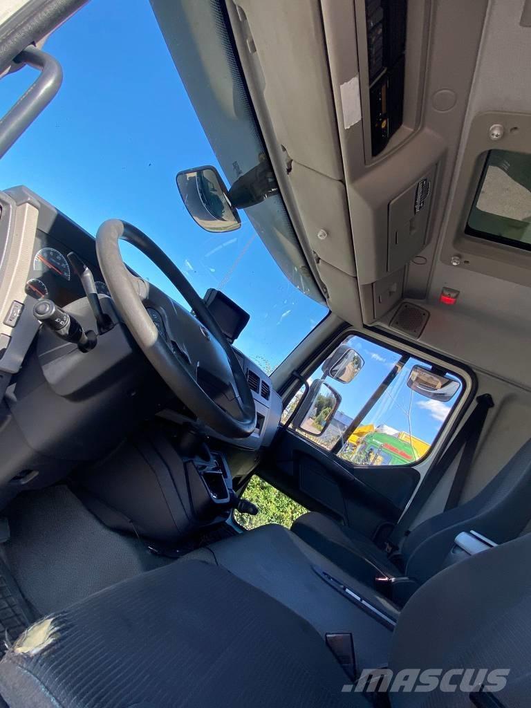 Volvo FL 6 Bakwagens met gesloten opbouw