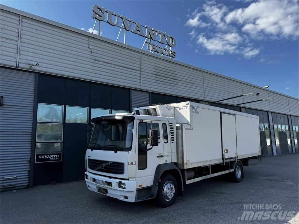 Volvo FL220 Bakwagens met gesloten opbouw