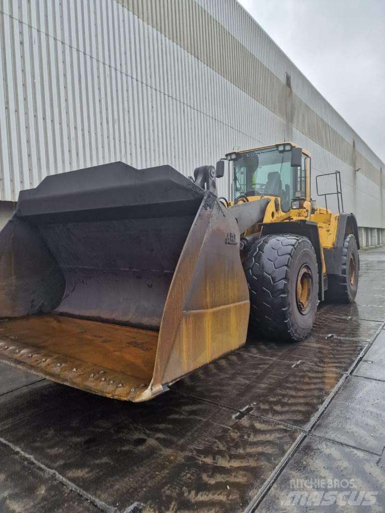 Volvo L 220 F Wielladers