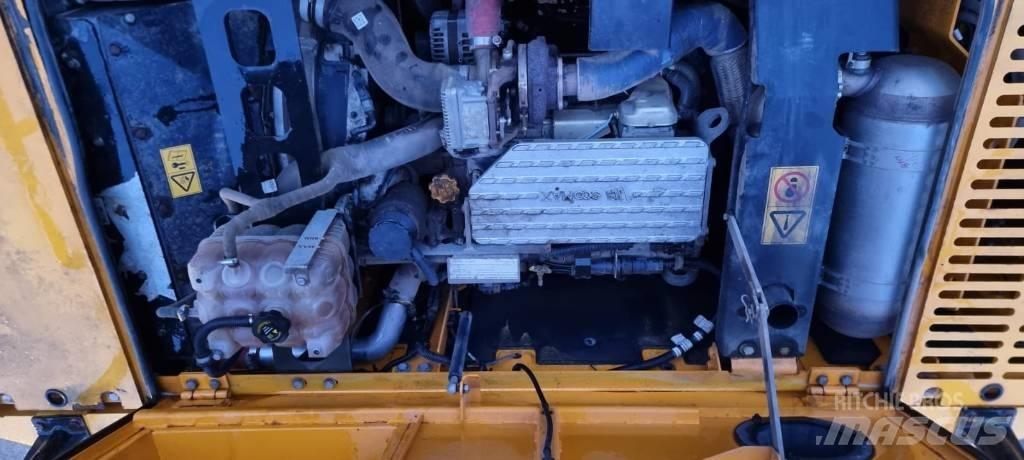 JCB 220 X Long Rupsgraafmachines