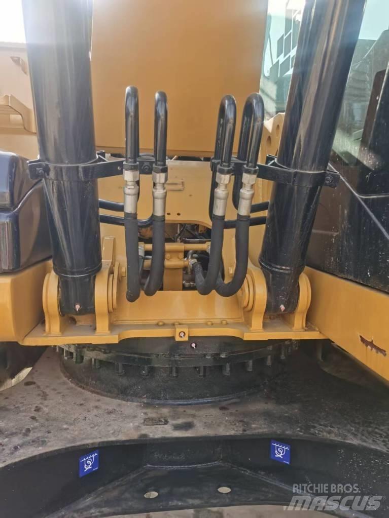 CAT 320d2 Rupsgraafmachines