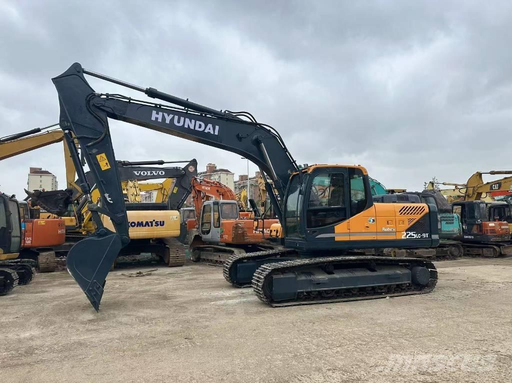 Hyundai 225 LC-9T Rupsgraafmachines