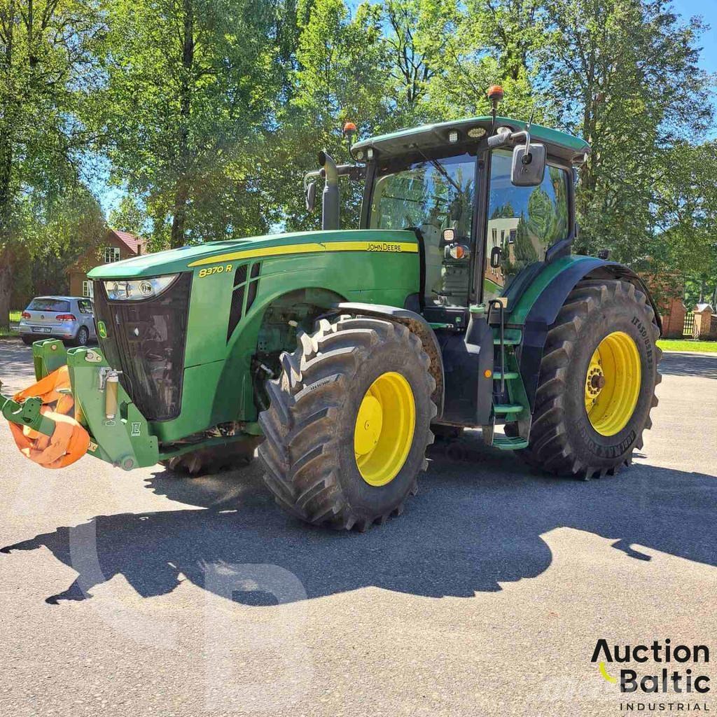 John Deere 8370 R Tractoren