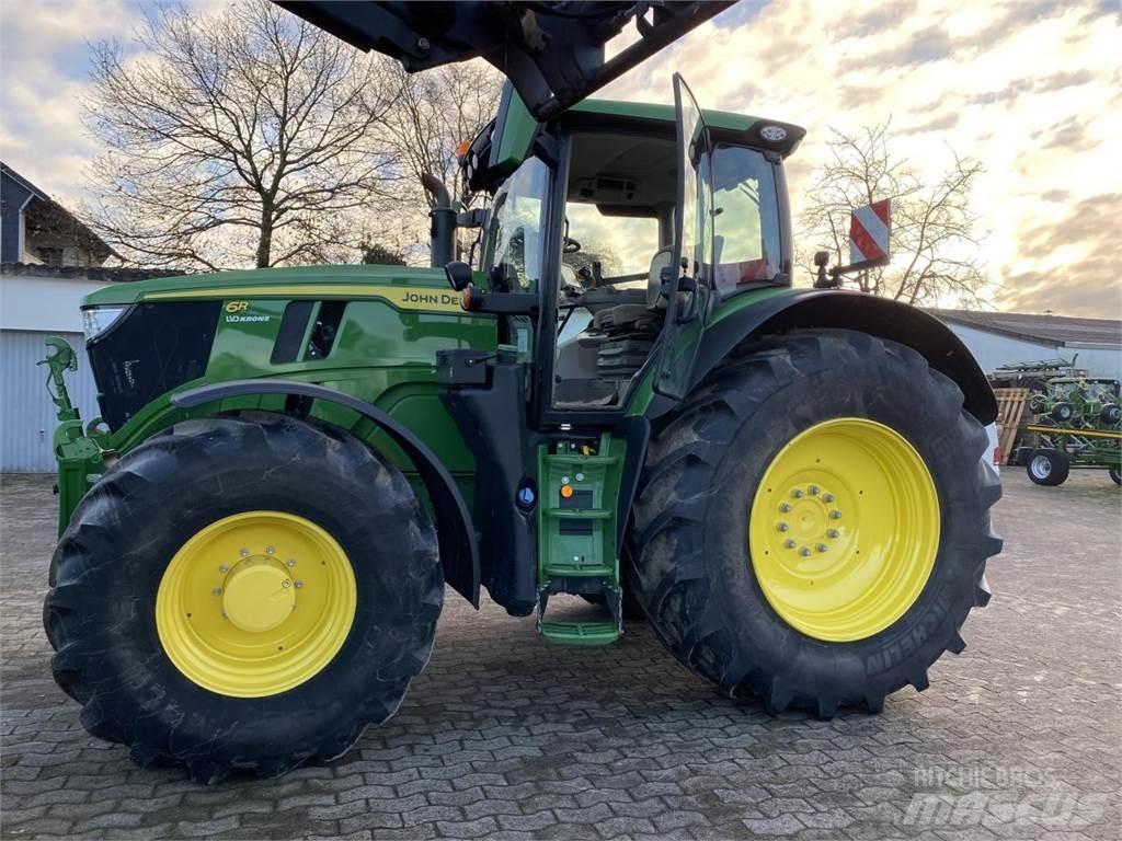 John Deere 6R 215 Tractoren