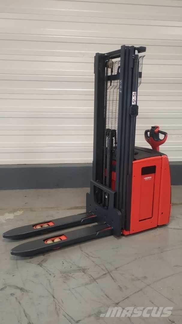 Linde L14 Zelfrijdende stapelaars