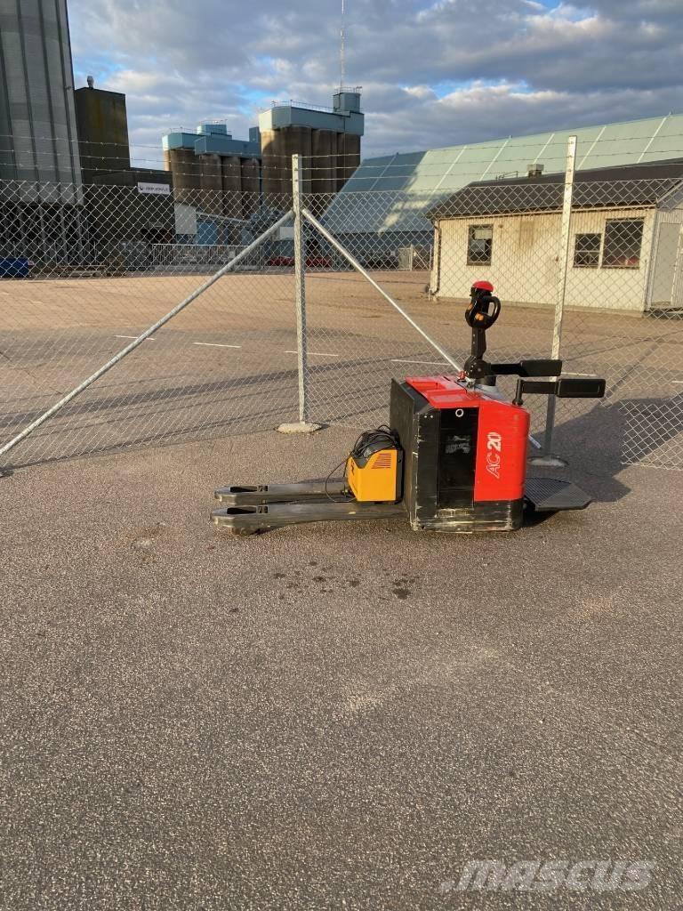 Heli CBD 20 Pallettruck met meerij platform