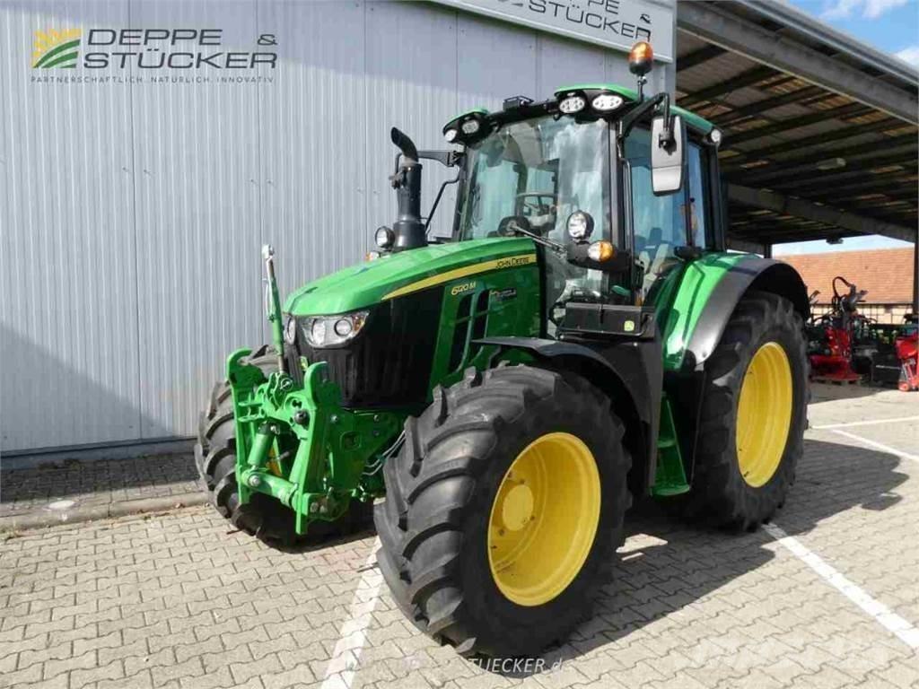 John Deere 6120M Tractoren