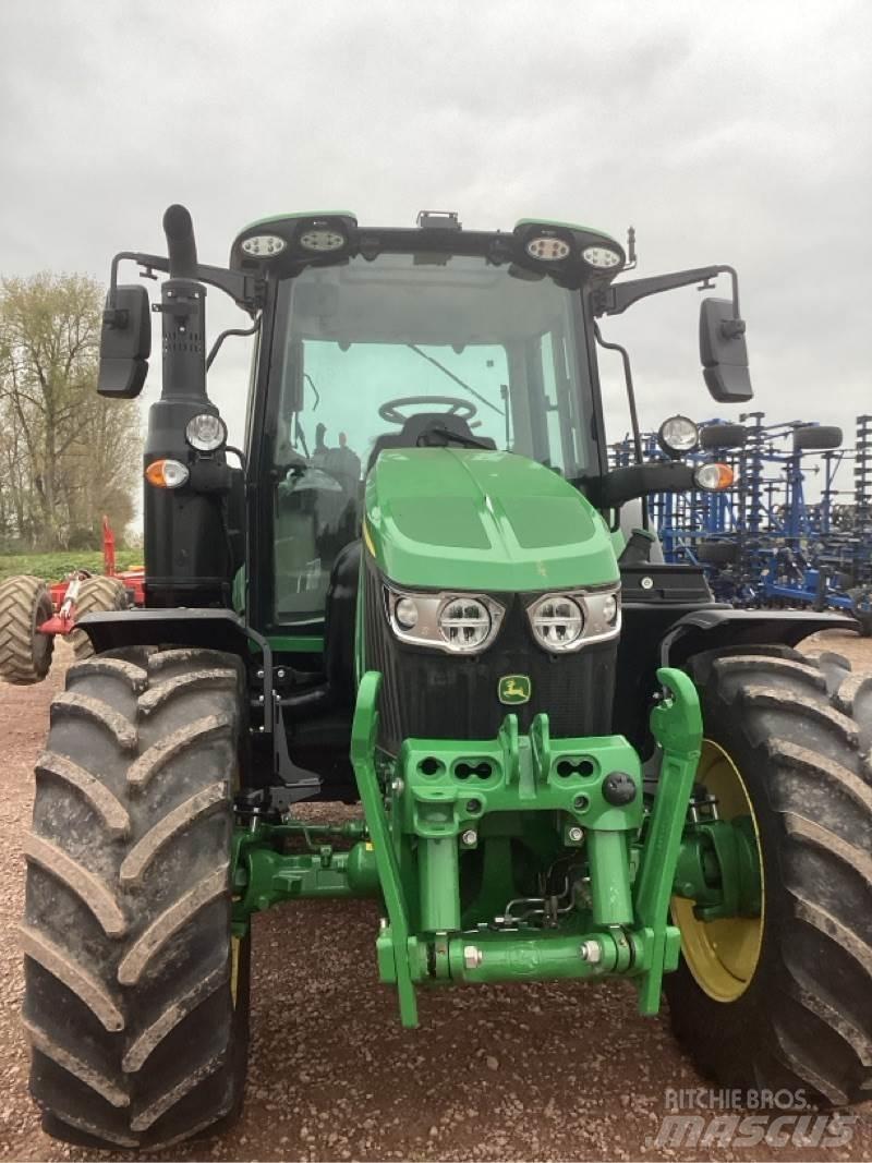 John Deere 6120M Tractoren