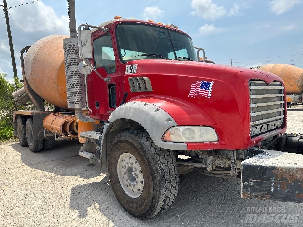 Mack Granite GU 813 Anders