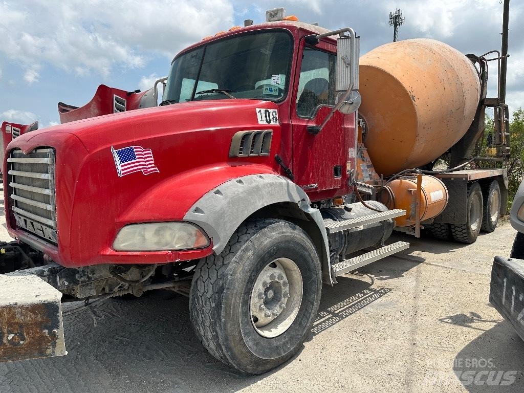 Mack Granite GU 813 Anders
