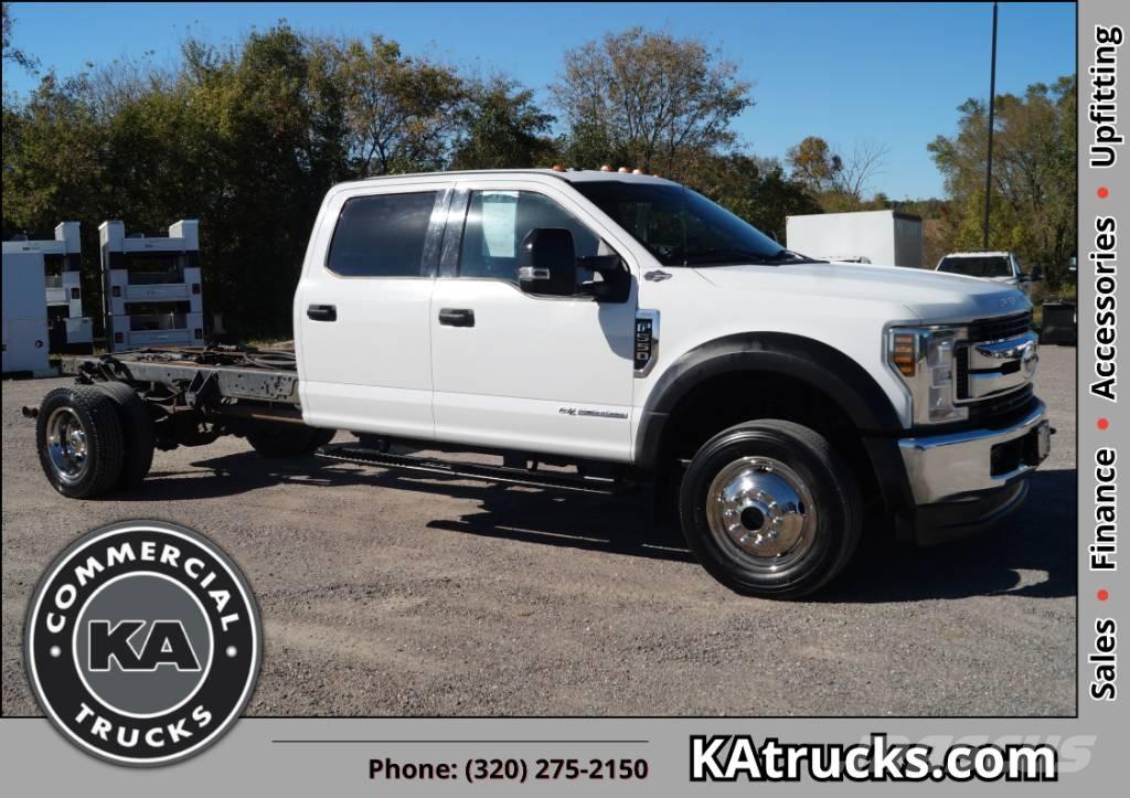 Ford F 550 XLT SD Chassis met cabine