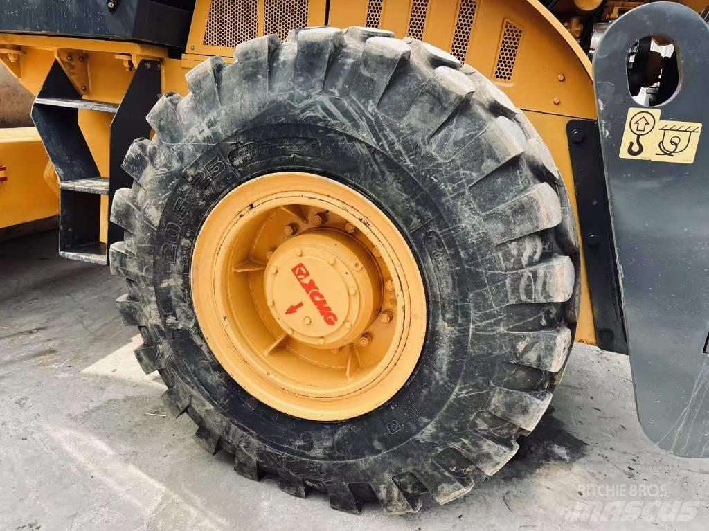 XCMG XS 223 J Trilrolwalsen