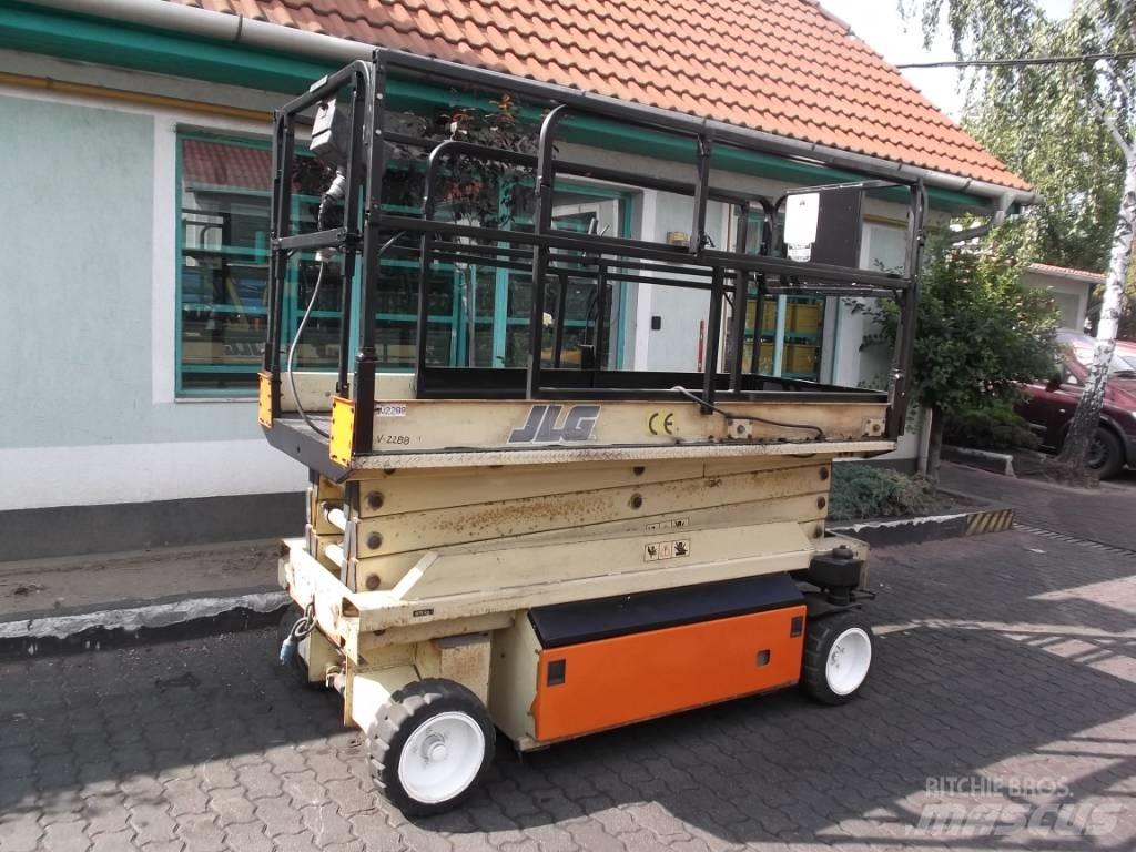 JLG 2646E      V-2288 Personenliften en invalideliften