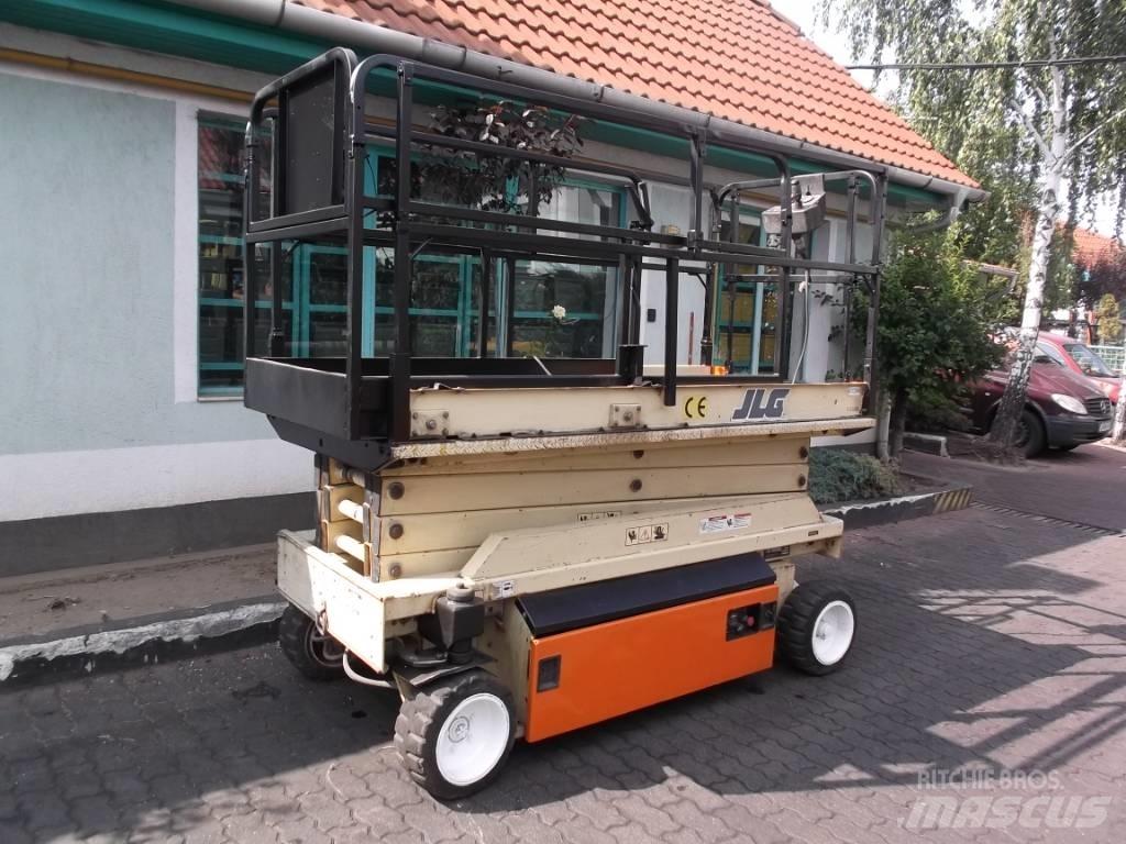 JLG 2646E      V-2288 Personenliften en invalideliften