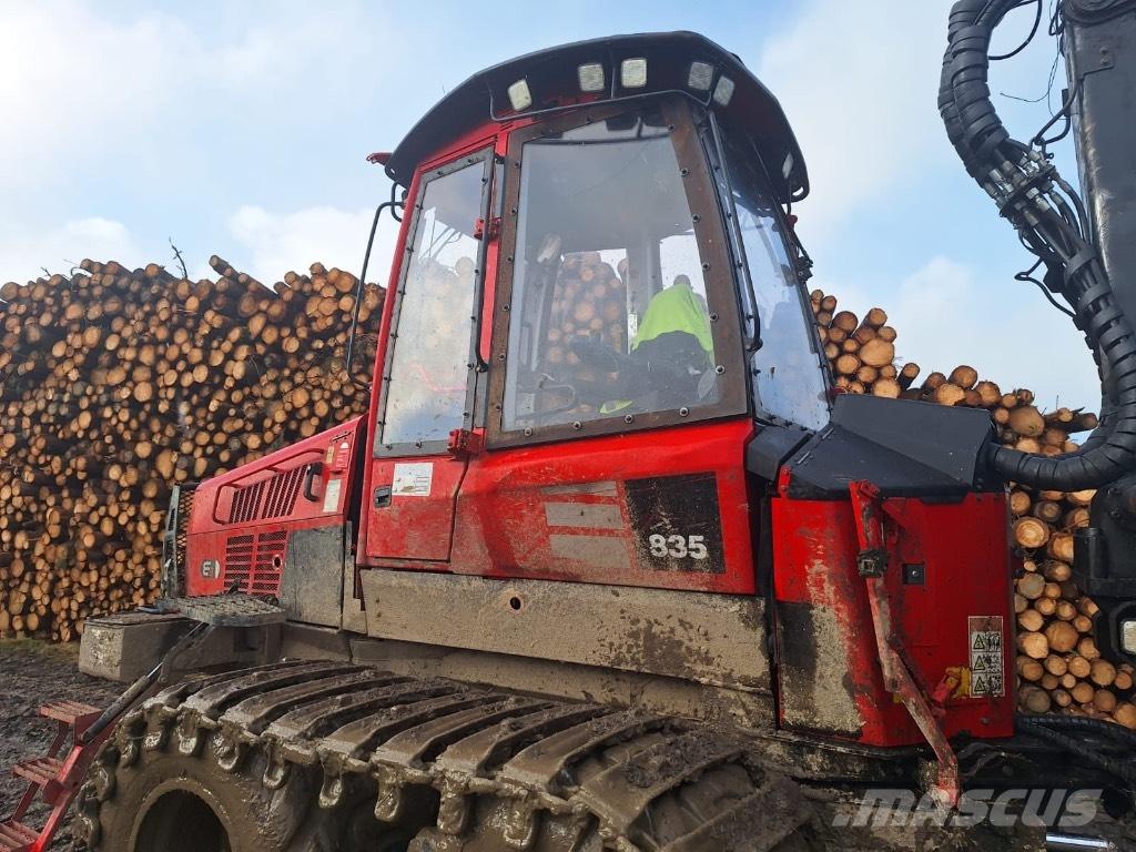 Komatsu 835 Uitrijwagens