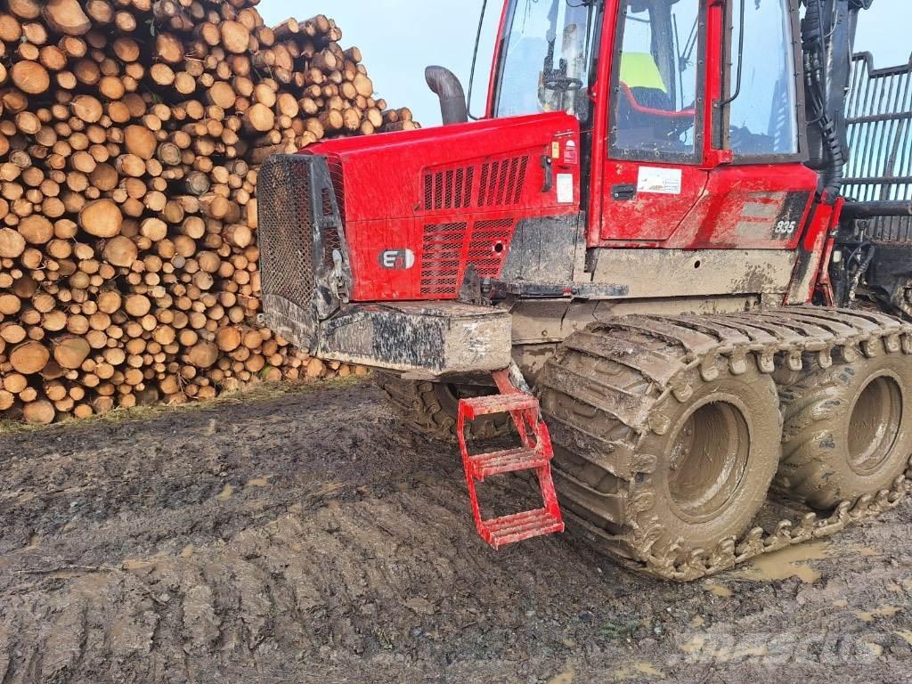 Komatsu 835 Uitrijwagens