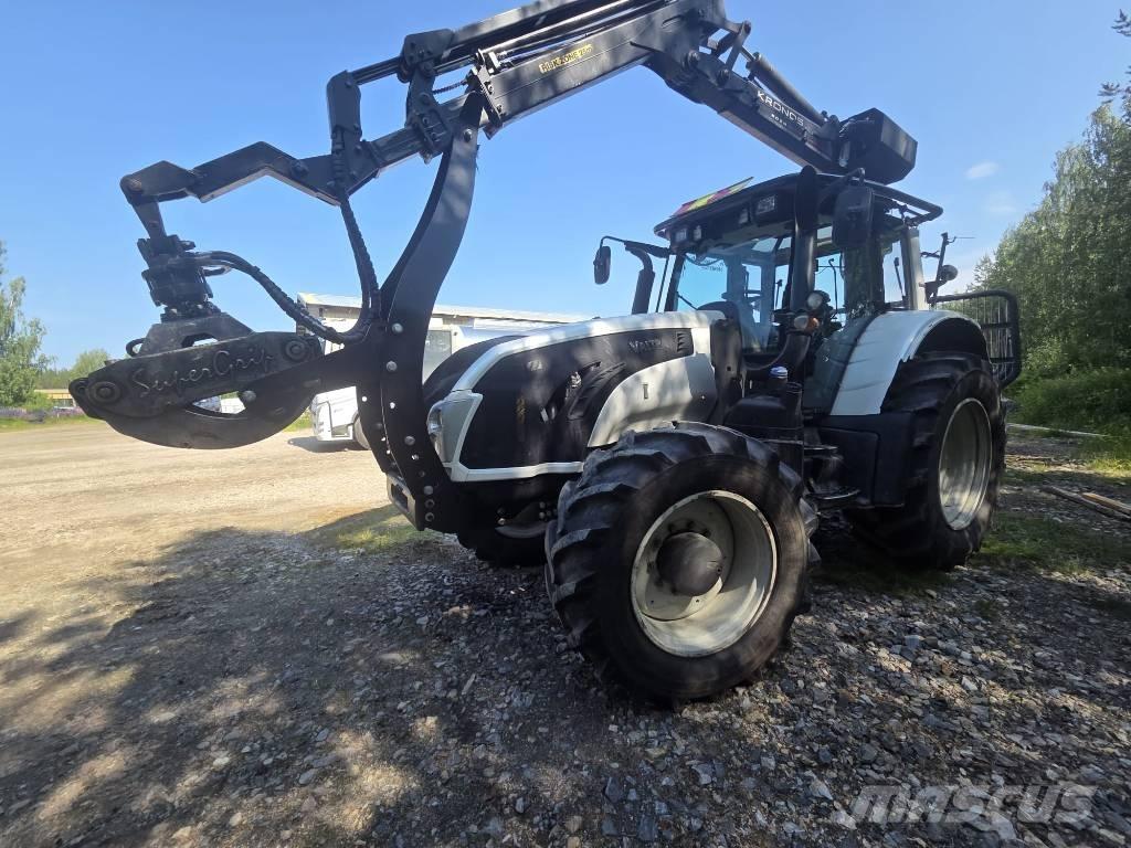 Valtra T 163 Tractoren