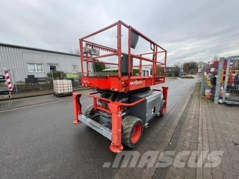 SkyJack SJ 6832 RTE Schaarhoogwerkers