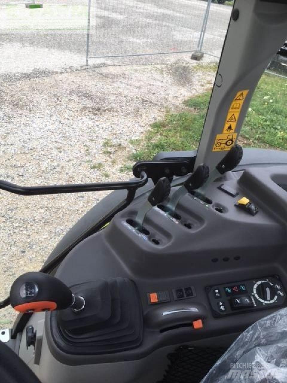 CLAAS axos 240 Tractoren