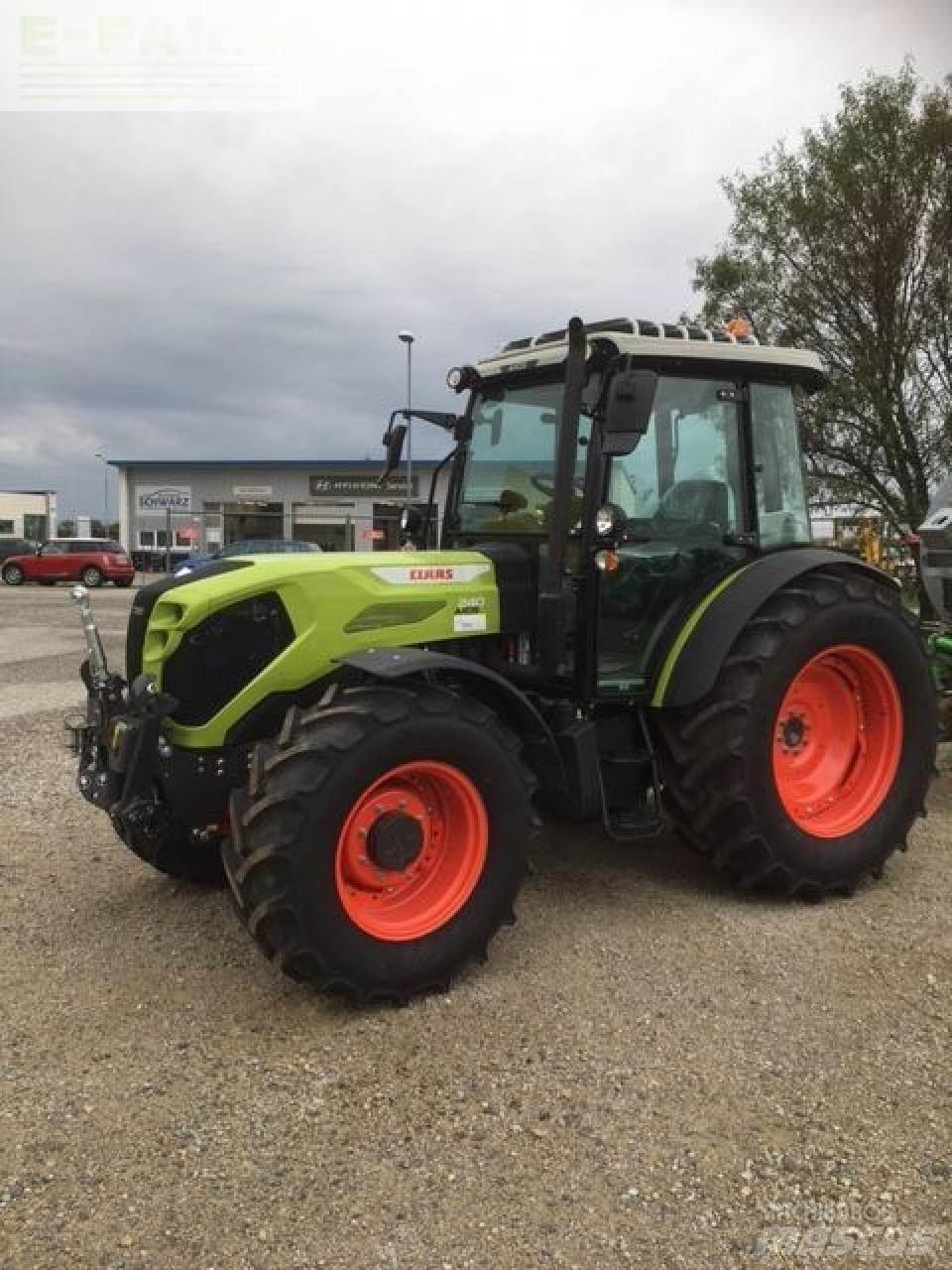 CLAAS axos 240 Tractoren