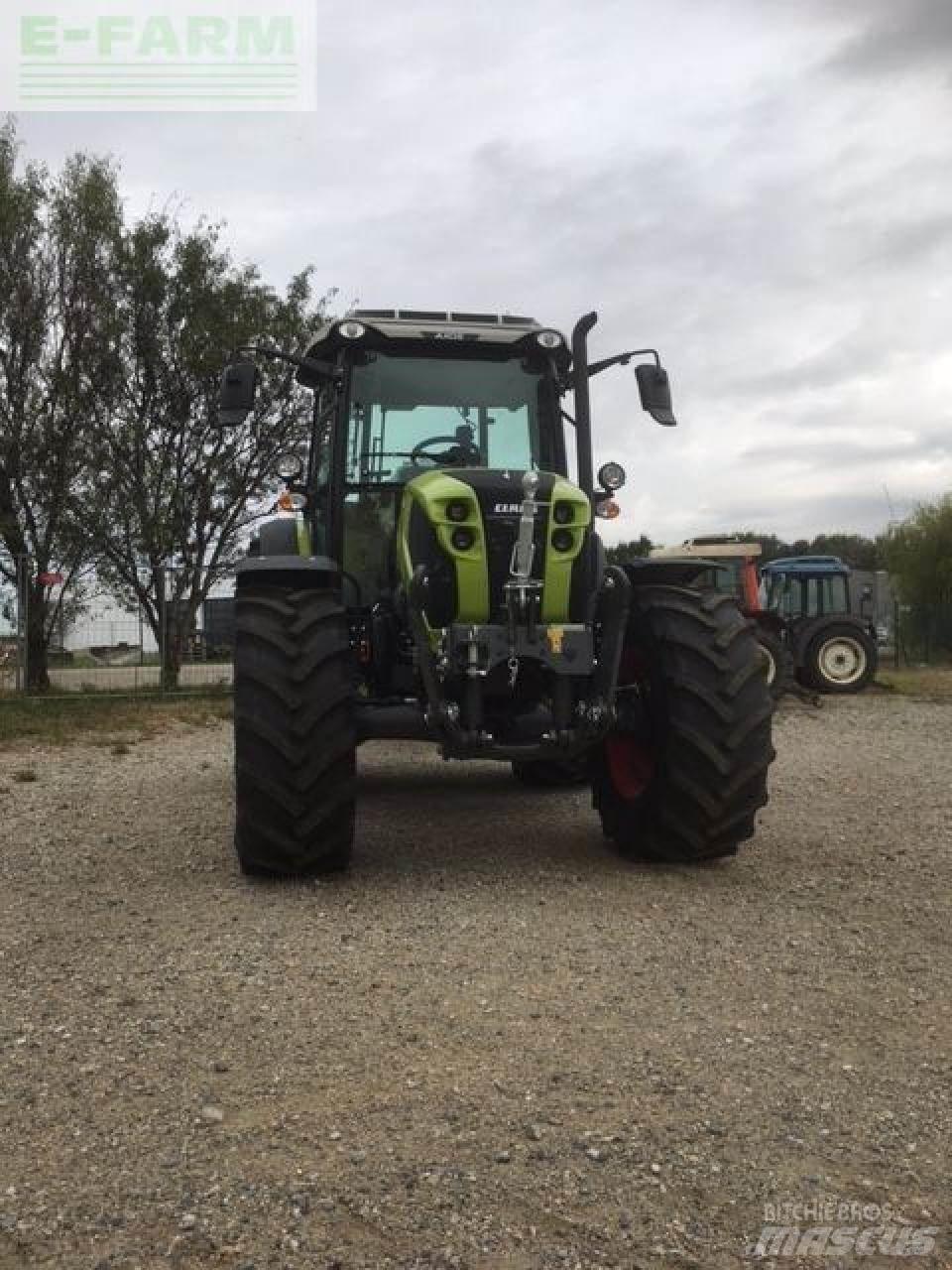 CLAAS axos 240 Tractoren